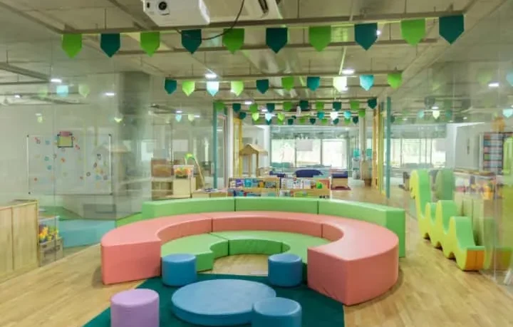 Một đứa trẻ đang học