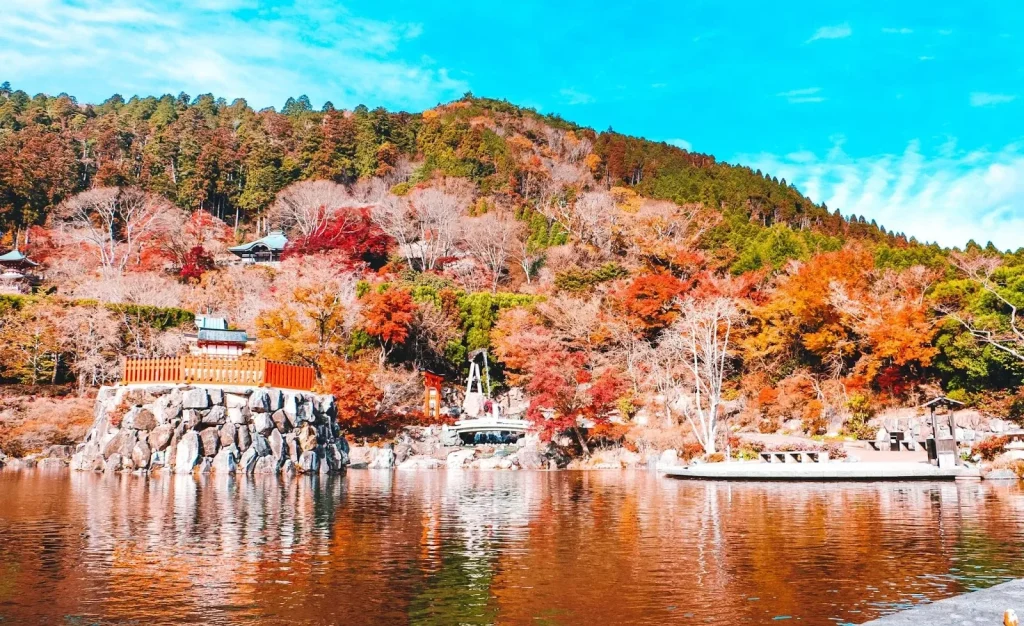 Chùa Katsuō-ji vào mùa thu
