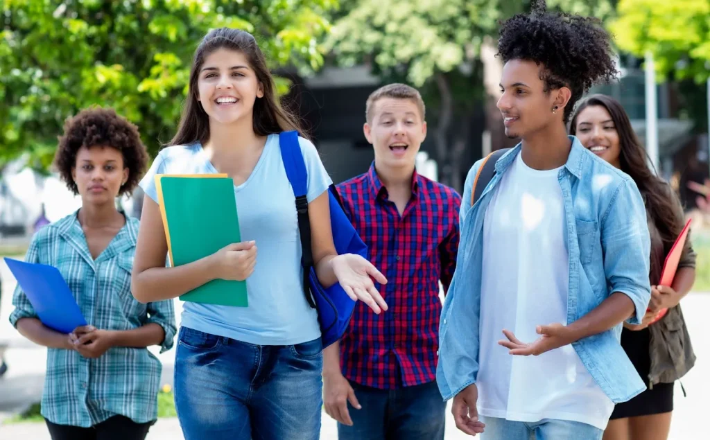 Trẻ em trong trường quốc tế