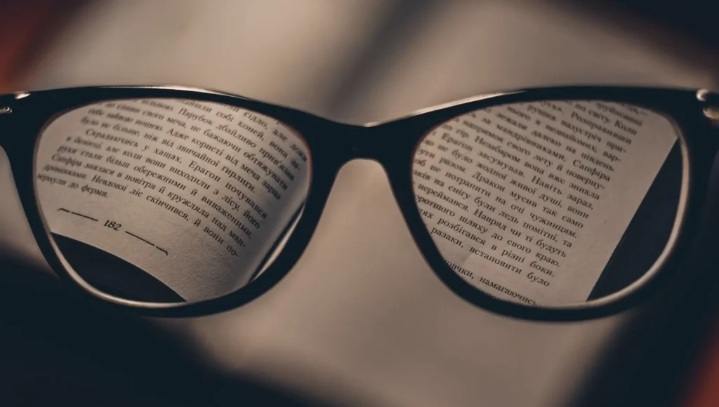 Hình ảnh một người đàn ông đang thán phục