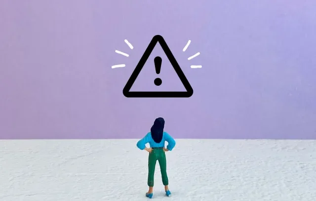 Một người đang nạp tiền vào Thẻ IC