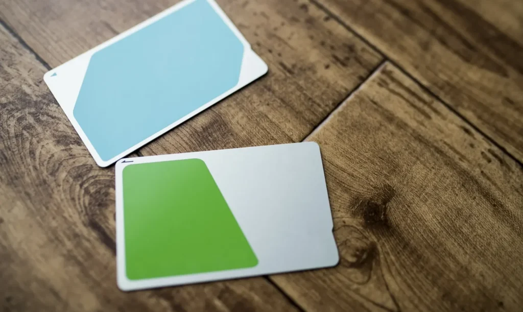 Thẻ IC Suica tại cổng soát vé