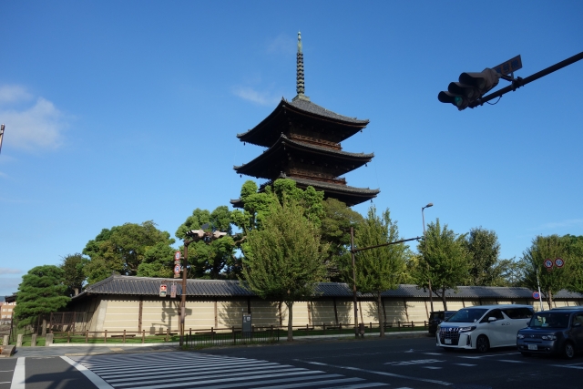 Chùa Kiyomizu-dera (Thanh Thủy Tự) ở Kyoto với lá đỏ mùa thu