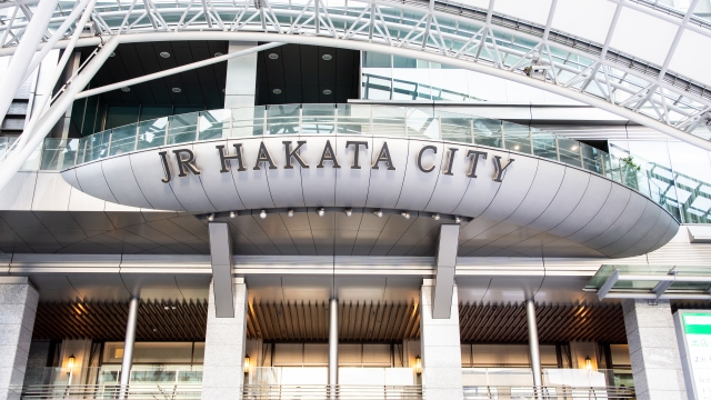 Các quán ăn đường phố (Yatai) ở Fukuoka vào ban đêm