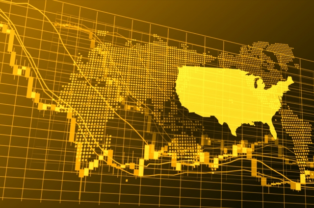 Một kỹ sư đang làm việc với robot